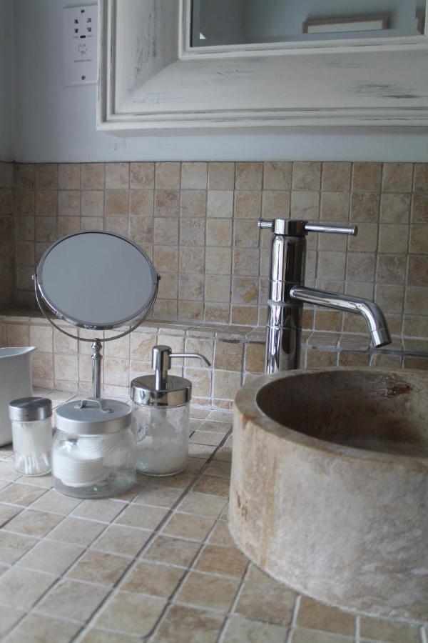 Roundhill Couette-café 4*